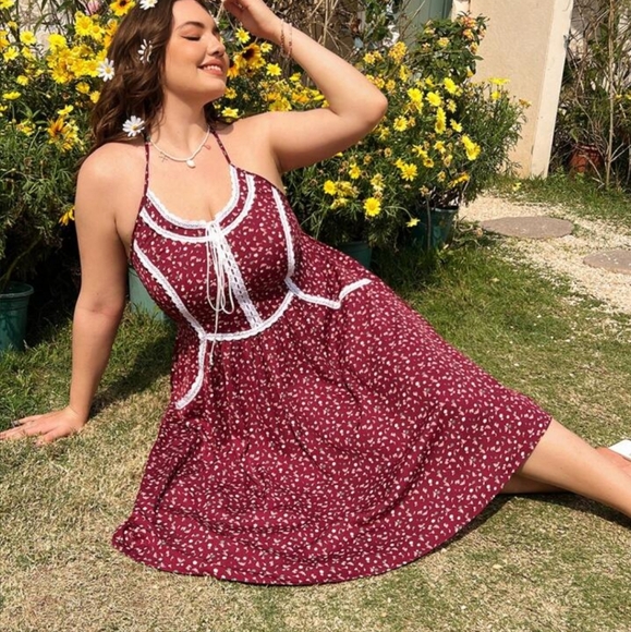 Cottagecore Floral Halter Dress - Picture 4 of 8